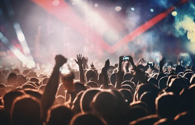 Vaping Responsibly at Concerts and Festivals